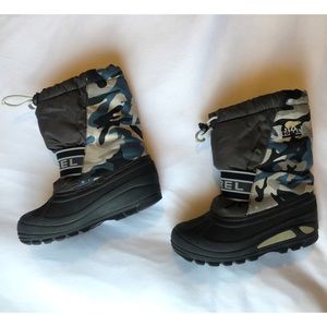 Pre-Loved Sorel Blue Camo Snow Boots Kids size 12